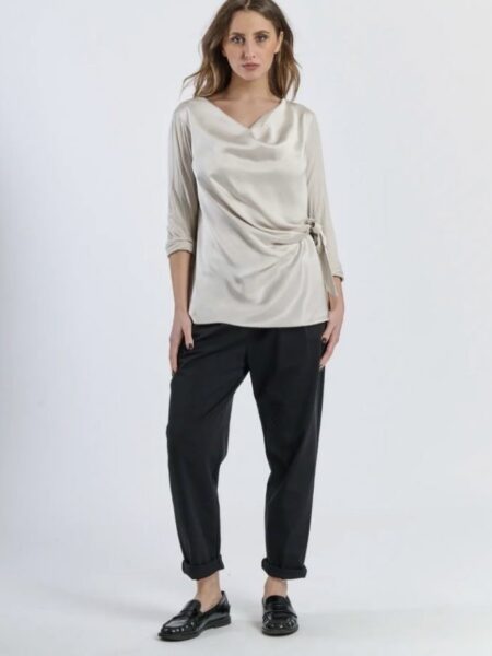 Bluza s pentljo